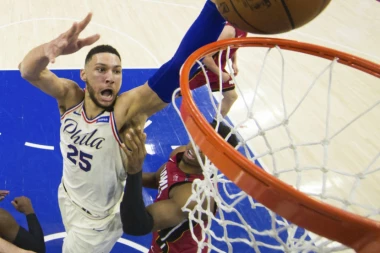 Filadelfija u polufinalu: Gusto na Istoku