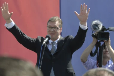 VEDRANA RUDAN O VUČIĆU: Ostale vođe ćute jer su na PLATNOM SPISKU SEJAČA URANIJUMA!