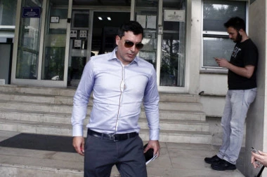 Osvanula fotografija iz kreveta: Evo kako provodi vreme Luka Lazukić sa pevačicom koja će mu roditi dete!