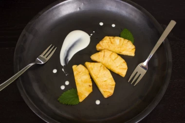 NEOBIČNA POSLASTICA: Grilovani ananas