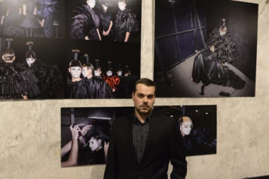 MODA IZ UGLA PROFESIONLNOG FOTOGRAFA: Otvorena je izložba "BEHIND THE SCENES" Davida Đorđevića