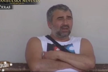 Miki Đuričić uslikan u krevetu sa NOVOM DEVOJKOM?!