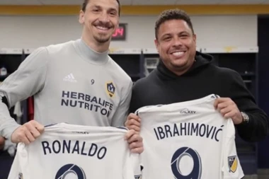 (FOTO) Ibrahimović ponovo sebe nazvao Bogom!