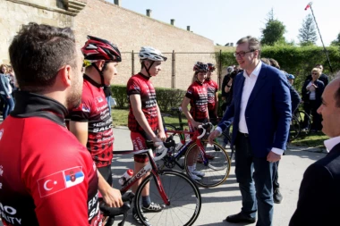 U ČAST PRIJATELJSTVA DVEJU DRŽAVA: Biciklisti krenuli na vožnju od Kalemegdana do Turske!