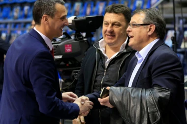 Začarani krug saopštenja: BUDUĆNOST OPET ODGOVORILA ČOVIĆU!