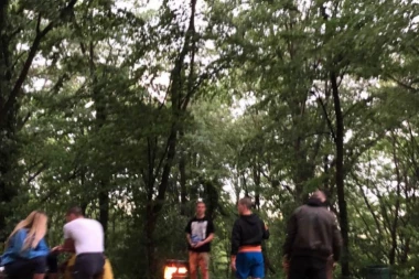 (FOTO) AVALA OKUPIRANA: Beograđani već krenuli sa proslavom 1. maja