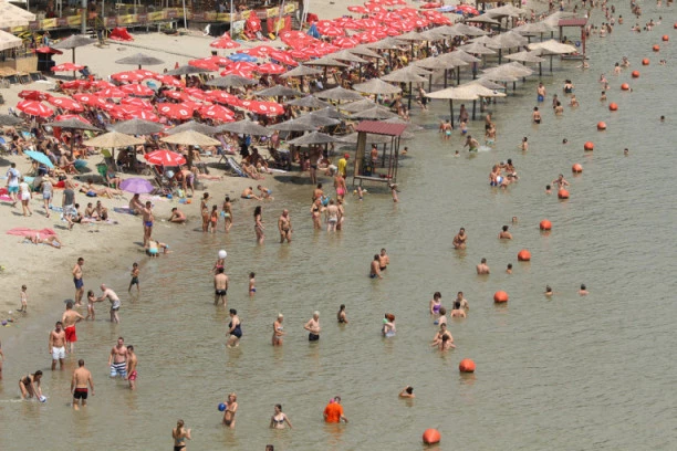 LETOVANJE ZA 39 EVRA! SRPSKI TELEGRAF NA SAJMU TURIZMA U BEOGRADU