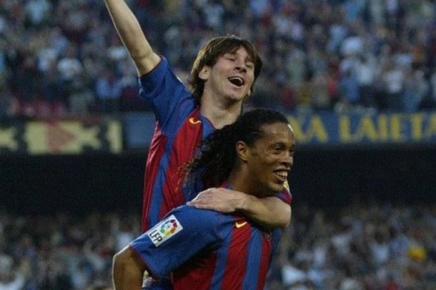 MIRIŠE NA OSVAJANJE LIGE ŠAMPIONA: Ronaldinjo čestitao Mesiju na potpisu za PSŽ!