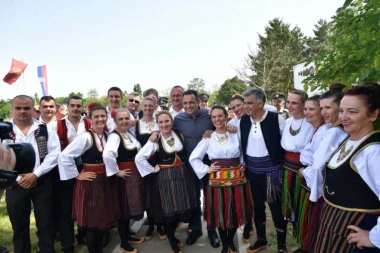 Vulin na prvomajskom uranku u Karađorđevu: Izložba pastuva i izbor najlepših zaprega