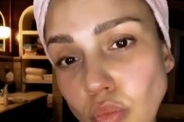 (VIDEO) JUTARNJI BJUTI TRIK POZNATE GLUMICE: Bez ovih stvari ne započinje dan