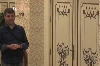 (FOTO) MARINKOVIĆ ODUŠEVLJEN ROĐENDANSKIM POKLONOM!