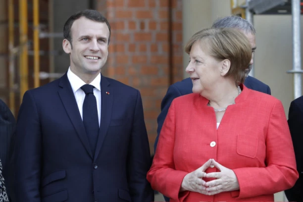 DVOSTRUKI STANDARDI! Džonson rasturio Merkelovu i Makrona: Zbog vakcina zaslužuju osudu!