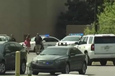 (VIDEO) DRAMA U TRŽNOM CENTRU: Jedna osoba ranjena nakon pucnjave!