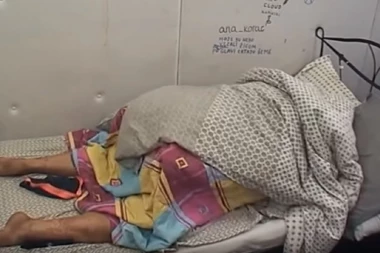 S*KS PRED KAMERAMA: Miki i Nadežda BEZ BLAMA BLUDNIČILI U KREVETU!