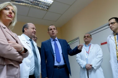 ODZVONILO IM! Lončar otkrio kako će stati na put LAŽNIM DOKTORIMA!