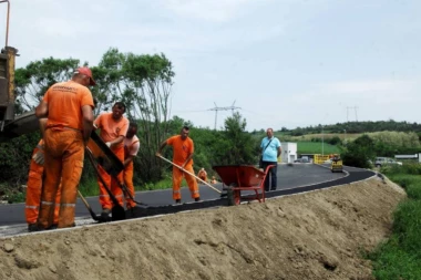 VESIĆ: Posle skoro šest decenija Zuce dobilo IZLAZ NA AUTO-PUT!
