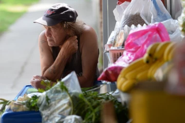 (FOTO) HRTKOVČANI: Najbolje da niko ne dolazi, manite nas 90-tih!