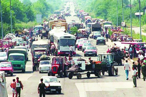 Specijal Srpskog telegrafa! KNIN PAO ZBOG SVAĐE  KARADŽIĆA I MARTIĆA! Službene beleške državne bezbednosti OTKRIVAJU POZADINU AKCIJE "OLUJA"!