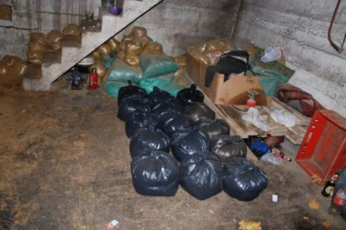 (FOTO) VALJALI OZBILJNE PARE: Zaplenjena tona duvana u Šapcu