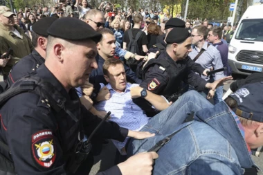 Navaljni prebačen na lečenje u Nemačku
