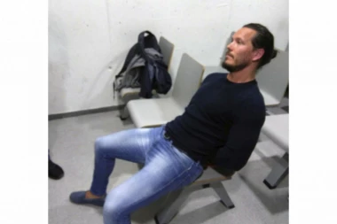 (FOTO) Bio je jedan od najtraženijih begunaca, a pronašli ga u TERETANI!