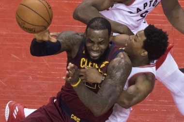 Novi preokret: ŠEK OTKRIO DA LEBRON MENJA KLUB NA LETO!