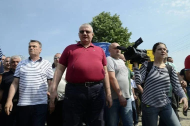 Šešelj tražio Palmi pare za kuću - on mu nudi NEŠTO DRUGO!