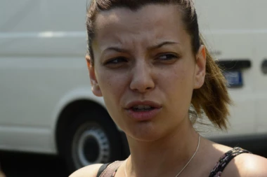 (FOTO) PUCNJAVA NA NOVOM BEOGRADU: "Muškarac je ležao poluživ, a napadači su pobegli na skuteru!