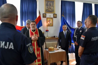 (FOTO) Slava Policijske brigade i pomen preminulim policajcima