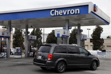 Drama u Nišu: Maloletnik upao na benzinsku stanicu i preteći pištoljem odneo sav pazar!