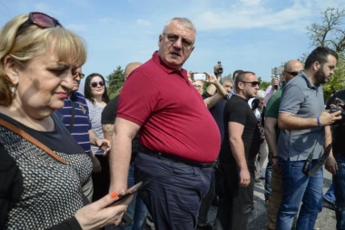 ŠEŠELJ POZVAO KOLINDU U GOSTE: Moja kuća u Hrtkovcima može da nam bude LJUBAVNO GNEZDO