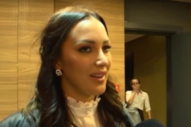 ŠTA ĆE, MORA: Prija zbog Jelisavete OTIŠLA U POZORIŠTE?!