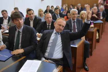 IZ KONTEJNERA U PRAVI DOM! Pogledajte kako je Beograd uredio život Roma posle Đilasa