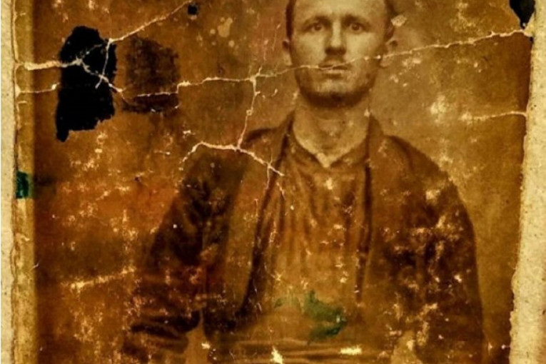 OVO JE FOTOGRAFIJA VUČIĆEVOG DEDE KOG SU UBILE USTAŠE!