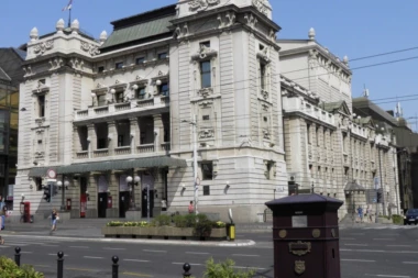 Republika.rs i Udruženje za zaštitu mladih POKLANJAJU 80 KARATA ZA NARODNO POZORIŠTE!