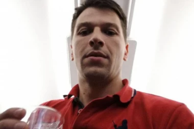 Ima 62. godine: Otac Viktora Savić POČINJE glumačku karijeru, evo kako izgleda!