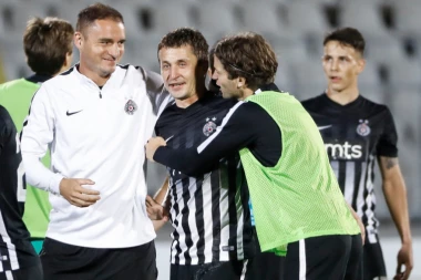 (VIDEO) Sve u čast legende: SAŠA ILIĆ UJEDINIO ZARAĆENE "GROBARE"!