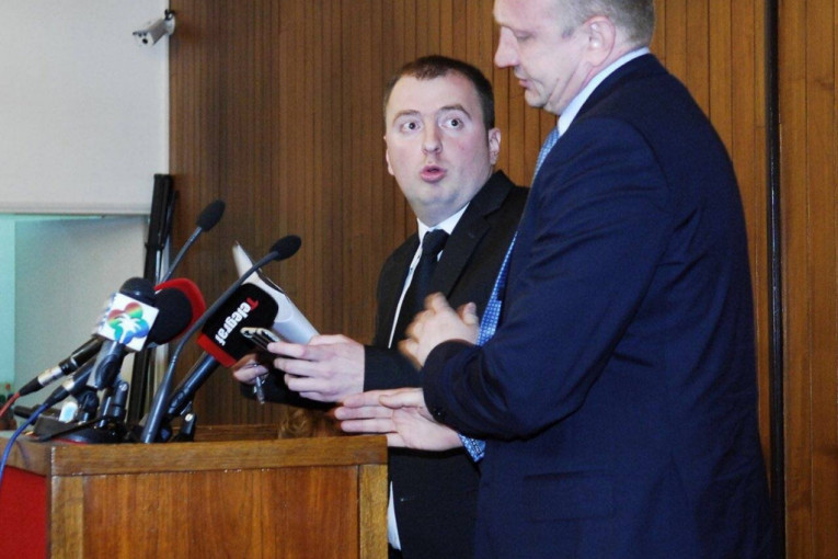 Dragan Đilas nasrće na Aleksandra Mirkovića