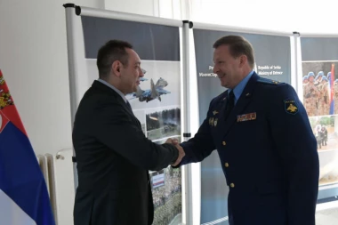 VULIN NAGRADIO PUKOVNIKOV DOPRINOS: Uručena Vojna spomen medalja Kinđakovu!