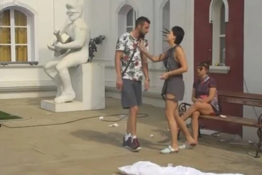 (VIDEO 18+) PREKINULI PROGRAM! Mina Đeksonu nalupala šamare - US*AĆU TI SE U ŽIVOT! ISELIĆEŠ SE IZ BEOGRADA