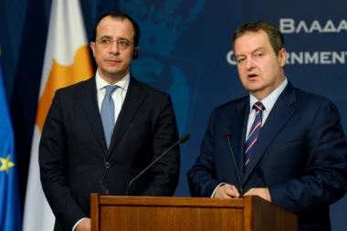 DAČIĆ SE ZAHVALJUJE "NAŠOJ BRAĆI" - KIPAR NEĆE PRIZNATI KOSOVO