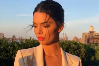 Nevaspitana? SESTRA KIM KARDAŠIJAN GURNULA ČLANA OBEZBEĐENJA!