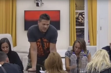 Slobi se smučilo: POVRAĆA MI SE OD LUNE, KIJE I MENE!