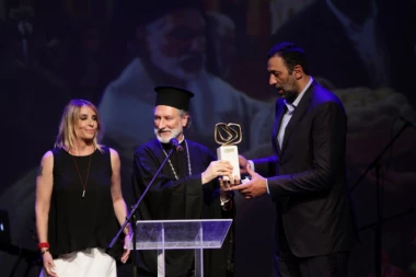 EPISKOP IRINEJ: Ceo Njujork obnavlja izgorelu srpsku crkvu!