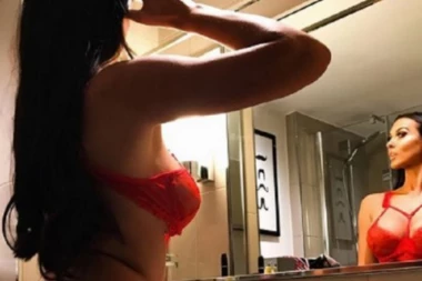 (FOTO) Ful paket: Žena bivšeg igrača Liverpula se slikala gola zbog reklame!