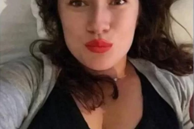 Jezive poruke posle prvog sastanka: "KUPALA BIH SE U TVOJOJ KRVI"