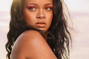 FARMERKE OD 15.000 EVRA: Rijana opet napravila skandal svojim odevanjem!