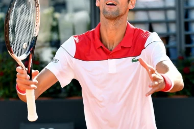 Đoković kao nikad pre: Nole govorio o svim ozbiljnim temama, ali i vešalici, kobasici i teletini