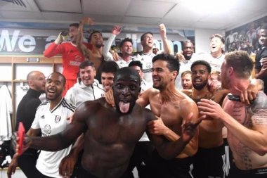 (VIDEO) SLAVLJE NA KREJVEN KOTIDŽU: Slaviša Jokanović je ušao u svlačionicu, a onda je nastala ludnica!