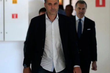 (FOTO) OKUPLJANJE: Bivši igrači Crvene zvezde sa "tatom"